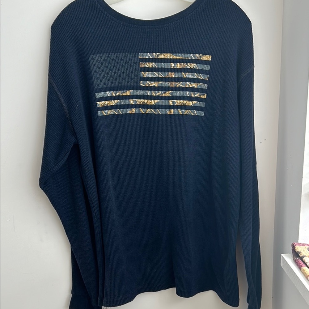 REALTREE Navy Long Sleeve Shirt with Flag Design size M